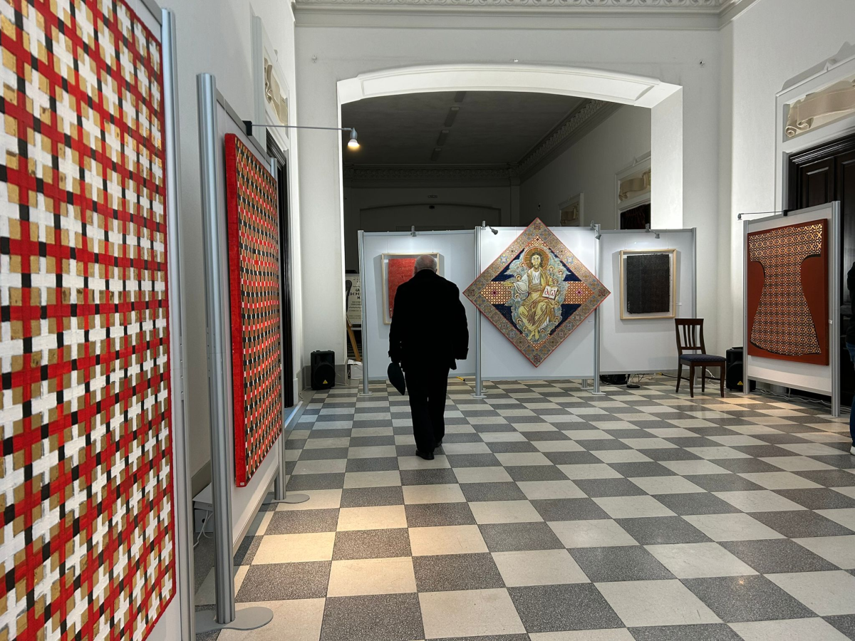 „Cărările Luminii”, expoziția-eveniment semnată de Silviu Oravitzan, la Palatul Culturii din Iași