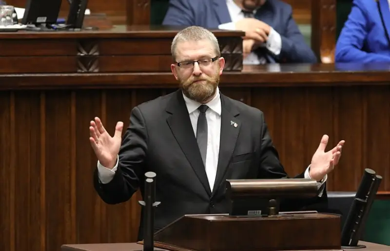 Incident în Parlamentul European! Un europarlamentar polonez a fost dat afară din plen după ce a întrerupt comemorarea Holocaustului