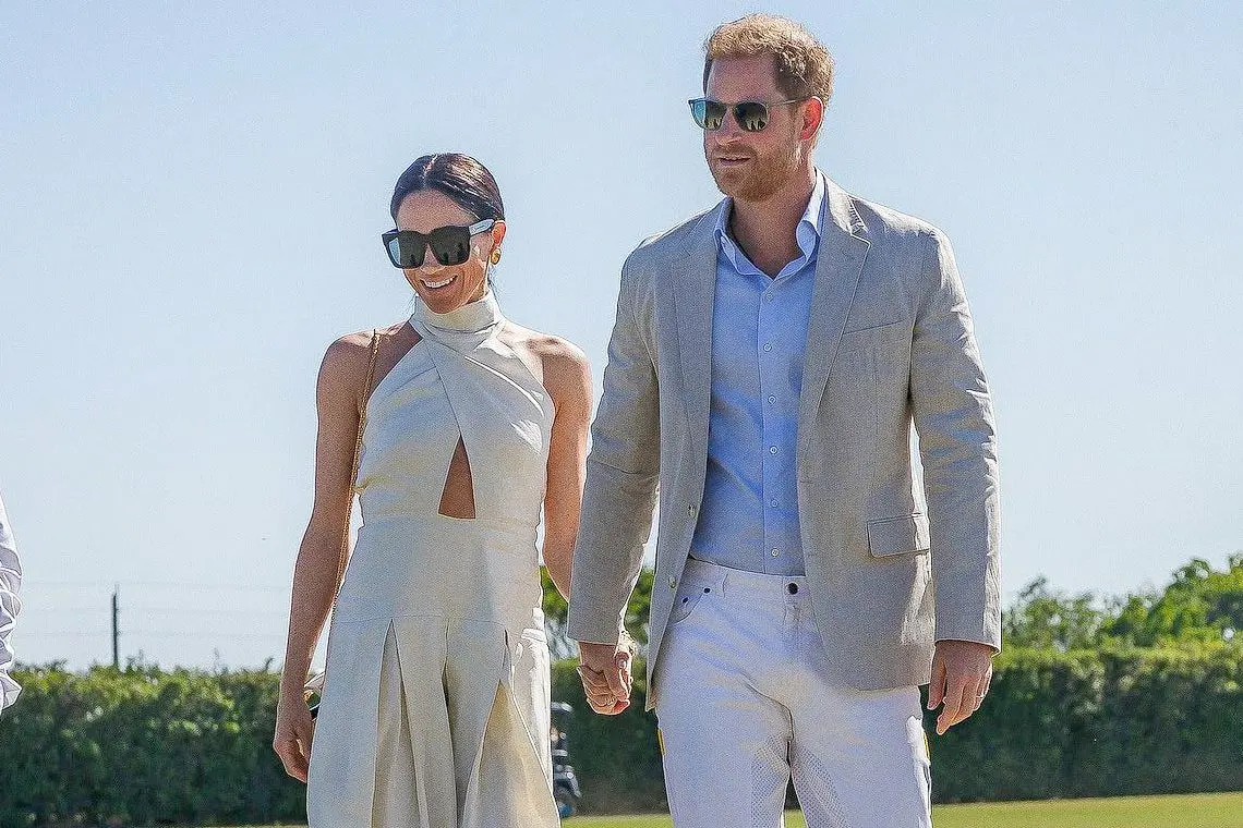 Adevărul despre cartea de „divorț” a lui Harry și Meghan a fost dezvăluit: „Nu-i avantajează”