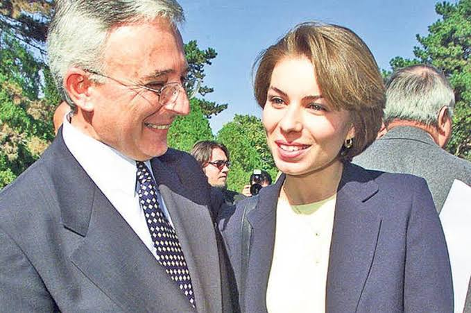 Lăcrămioara Isărescu, fiica guvernatorului BNR, impusă de tăticul în consiliul Fondului Proprietatea