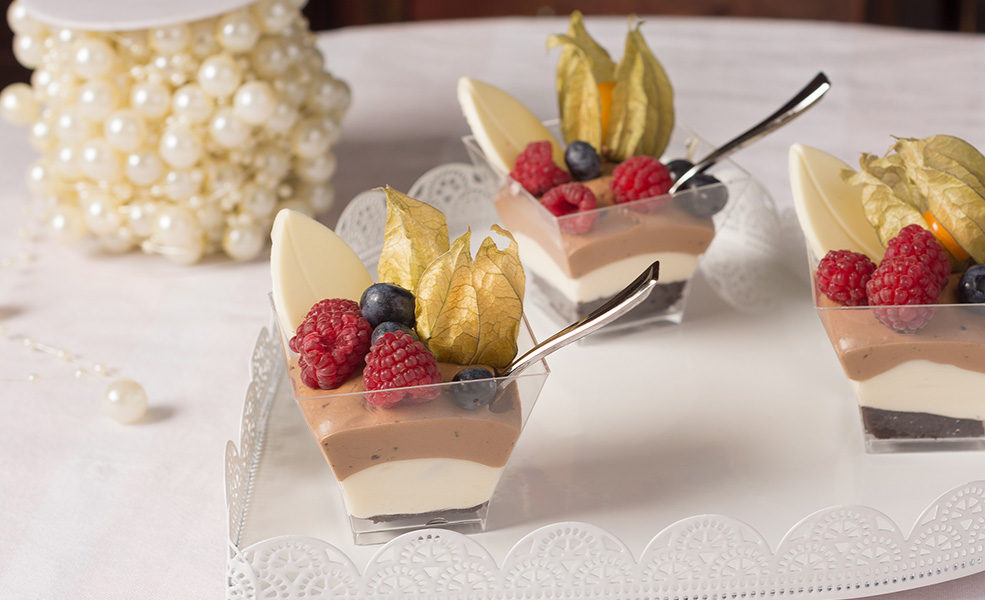 Mousse de ciocolată albă. Iată ce se ascunde în spatele unui desert reușit!