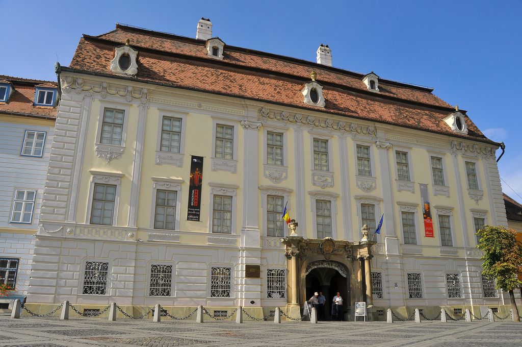 Managerul Muzeului Naţional Brukenthal din Sibiu cere ca acest muzeu, cel mai vechi din România, să fie păzit de jandarmi