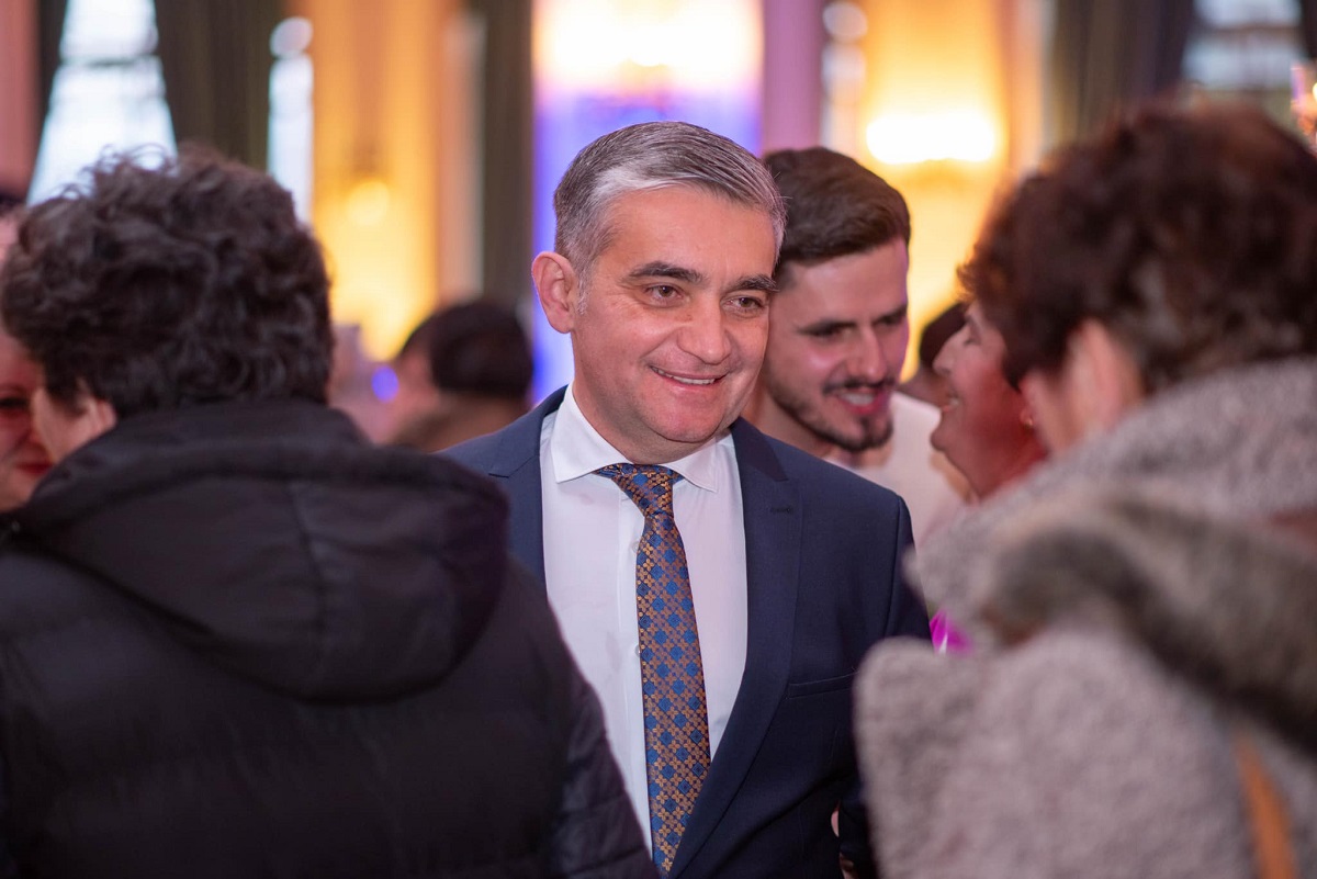 Corupție în stațiunea regală: Primarul din Sinaia, în vizorul DNA pentru trafic de influență și averi colosale prin interpuși