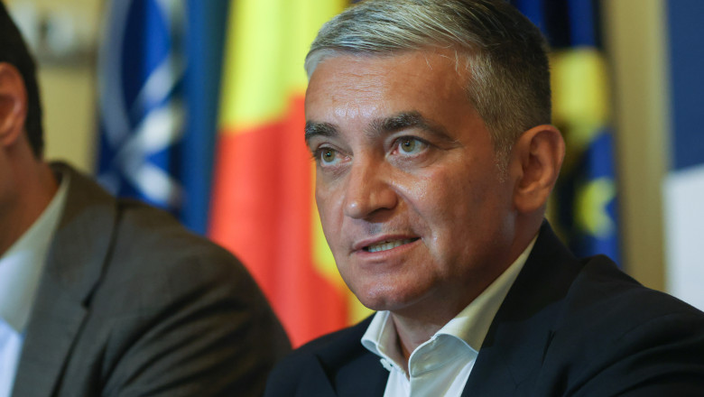 Primarul staţiunii Sinaia, acuzat că a luat mită de la patronul companiei Nordis. Edilul ar fi cerut şi primit, în două tranşe, suma totală de 238.000 euro