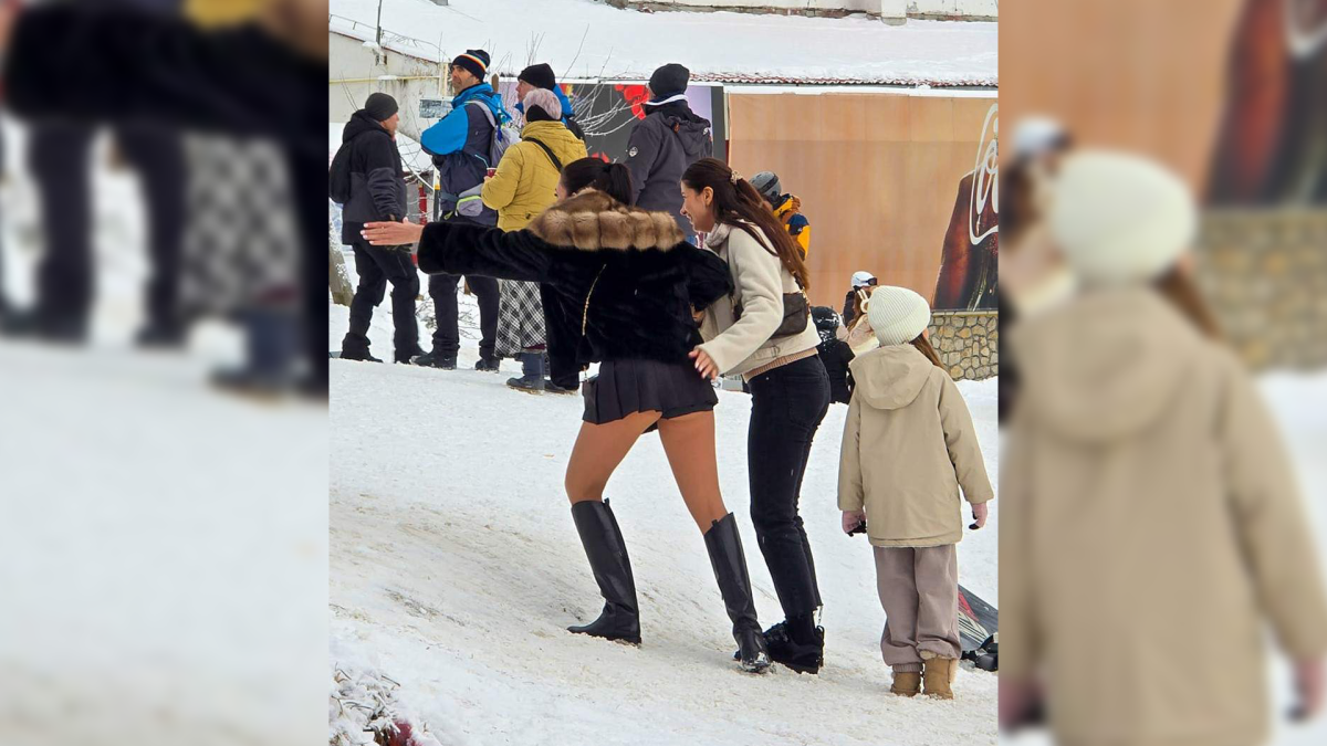 Fustă mini și tocuri pe pârtie! Turista din Poiana Brașov care a defilat cu formele la vedere