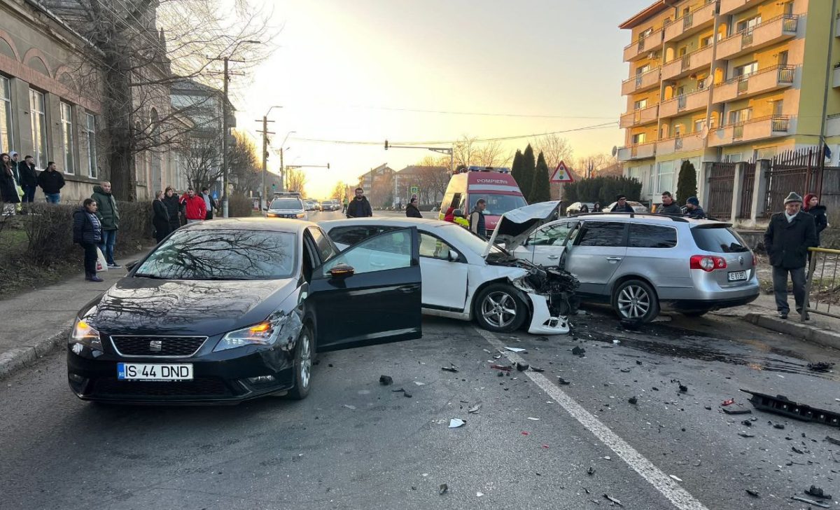 Accident rutier grav la Podu Iloaiei! Mai multe victime după ce 4 autoturisme s-au izbit puternic – UPDATE