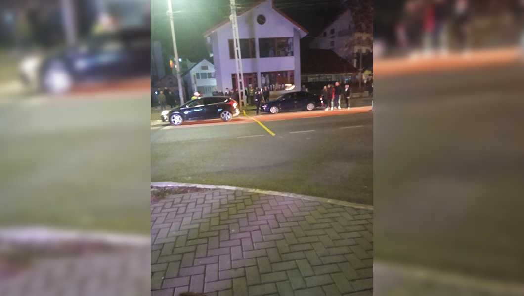 Un pieton băut, lovit de o șoferiță la Tg. Frumos. Bărbatul traversa printr-un loc nepermis