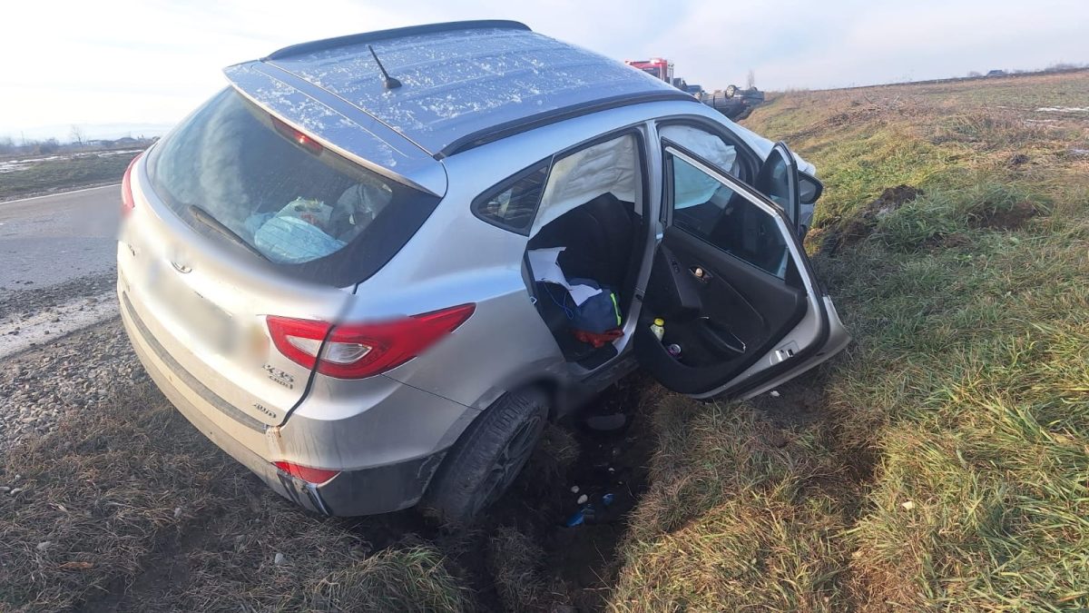 Accident rutier în județul Suceava. 7 persoane implicate, iar una dintre mașini este din Iași – UPDATE