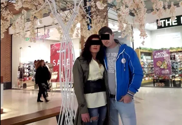Alina, o tânără de doar 33 de ani, și-a pierdut viața sub o ploaie de lovituri. Călău i-a fost chiar soțul