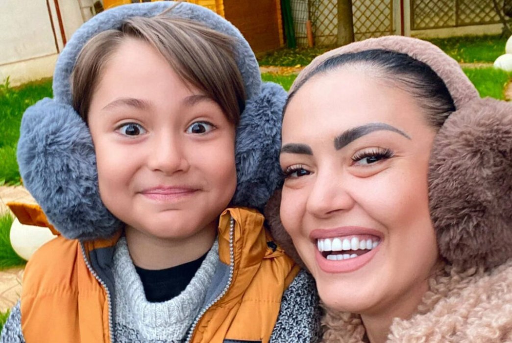 Andreea Mantea a montat camere de supraveghere ca să-și vadă fiul. Cum își păcălește David mama