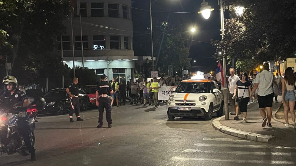 O serie de incidente tragice întunecă sărbătorile de Anul Nou: Atacuri armate și explozii în SUA și Europa