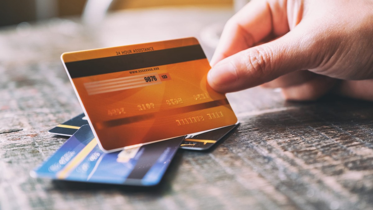 Românii bogați vor avea un card special! Iată banca emitentă