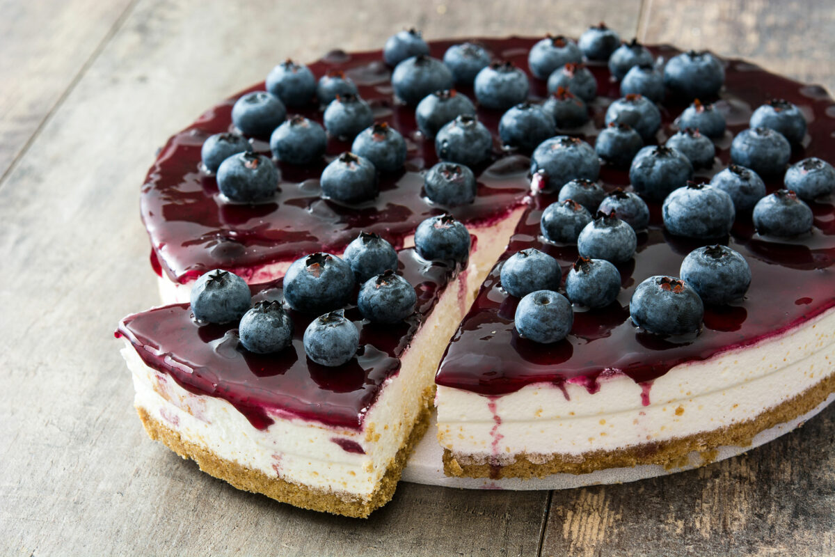 Cheesecake, rețetă simplă. Cum să te bucuri de un deliciu cremos și ușor de preparat