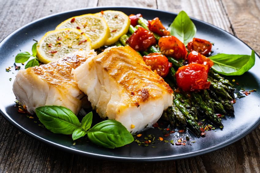 Cod la cuptor cu lămâie și ierburi aromatice. Cum să pregătești cele mai delicioase și sănătoase rețete pe bază de pește