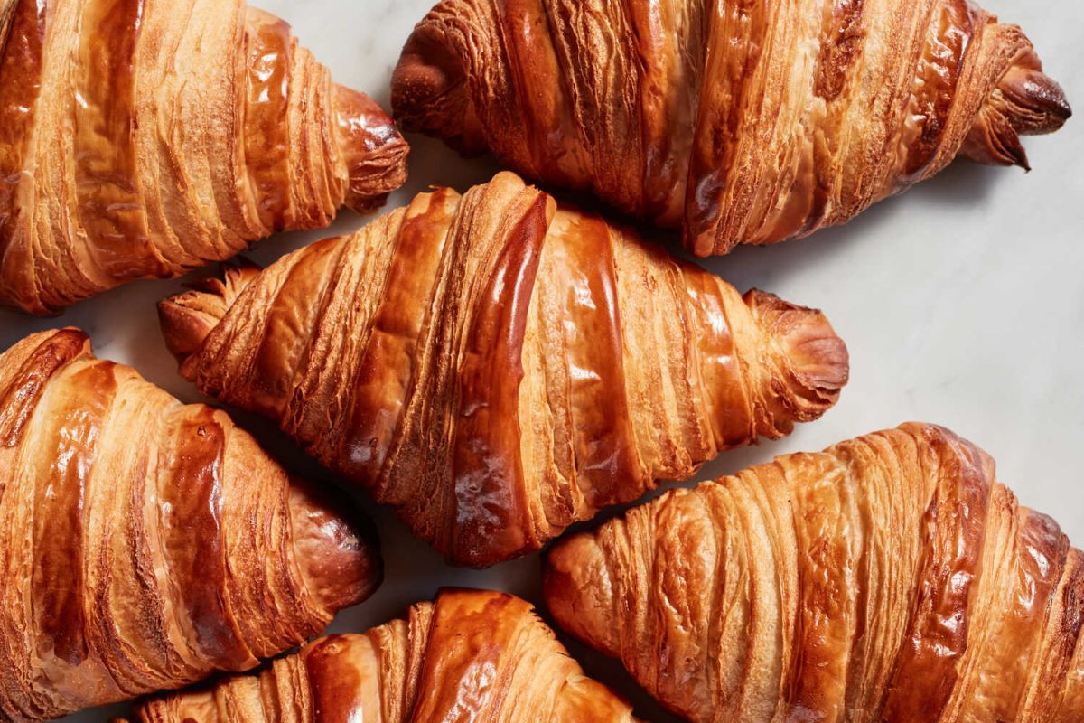 Croissant – Rețeta unui deliciu franțuzesc de neuitat