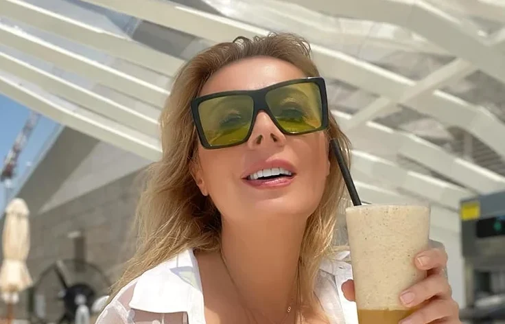 Dana Săvuică a ajuns să pozeze în ipostaze provocatoare datorită lui Cătălin Botezatu. Cum a îndrumat-o acesta