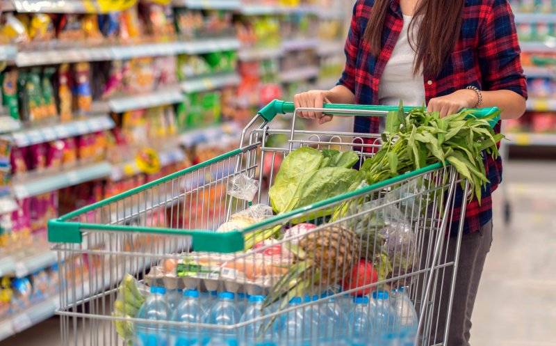 Dispozitivul care îi urmărește pe români în supermarketuri! Clienții nu știu că există așa ceva
