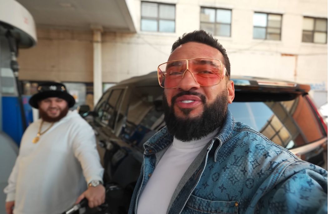 Dorian Popa a spus cât a dat pentru un plin de benzină în New York. Dar stai să vezi cât e carnea de pui