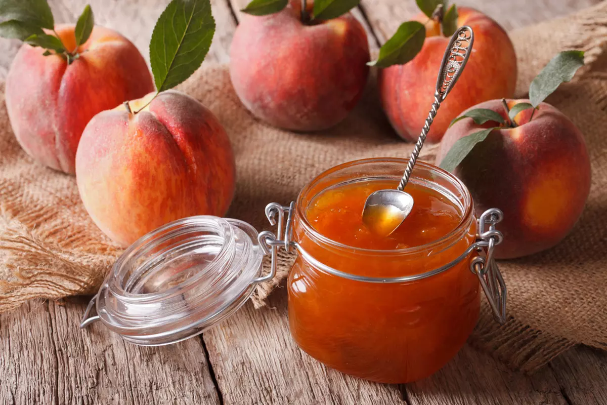 Dulceață de piersici. Cum să pregătești cea mai aromată rețetă cu fructe
