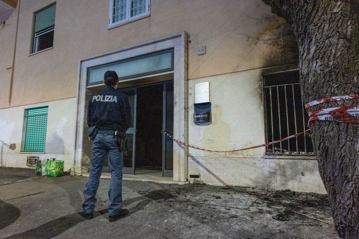 Foc și furie pentru Pepito: Românul care și-a incendiat apartamentul din Roma după dispariția pisicii