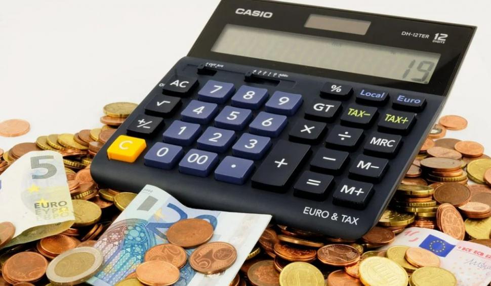 Ce se întâmplă cu ‘taxa pe stâlp’. Ministrul Finanțelor a dat vestea