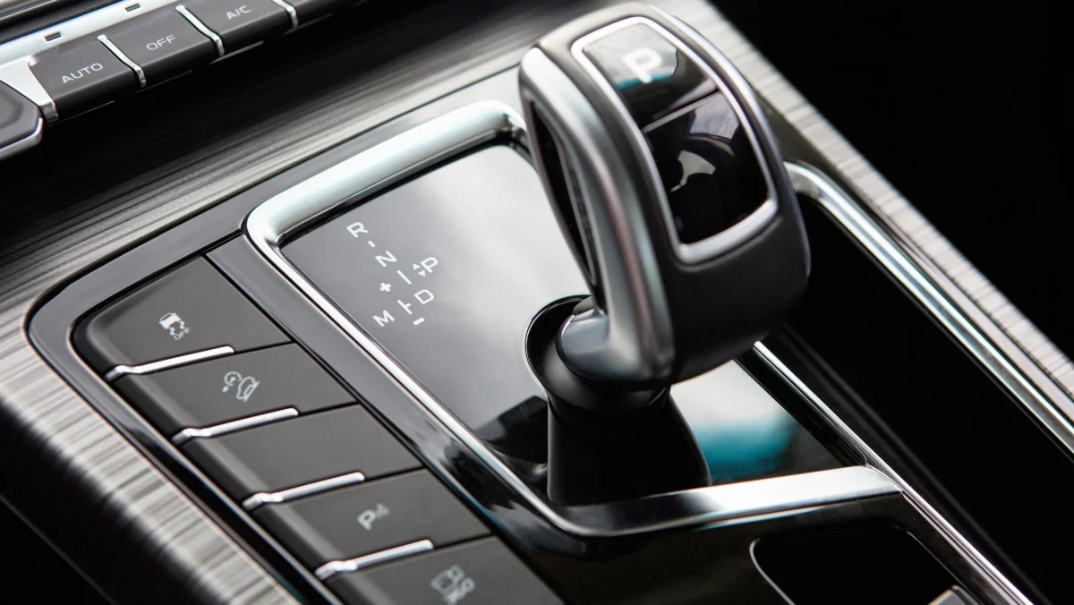 Schimbare majoră pentru șoferii care conduc mașini cu cutie automată! Regula neștiută de posesorii auto