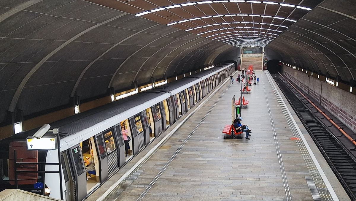 Cea mai adâncă stație de metrou de pe planetă! Unde se află și cum ajungi acolo