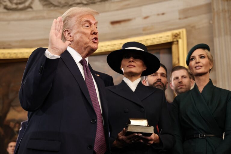 Pălăria Melaniei Trump de la inaugurare! Povestea accesoriului care a fascinat lumea