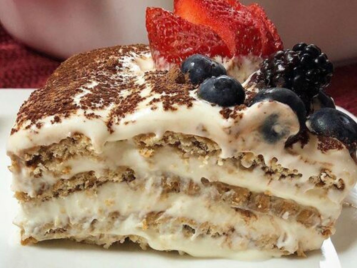 Prăjitură cu mascarpone și frișcă. Perfectă pentru orice ocazie