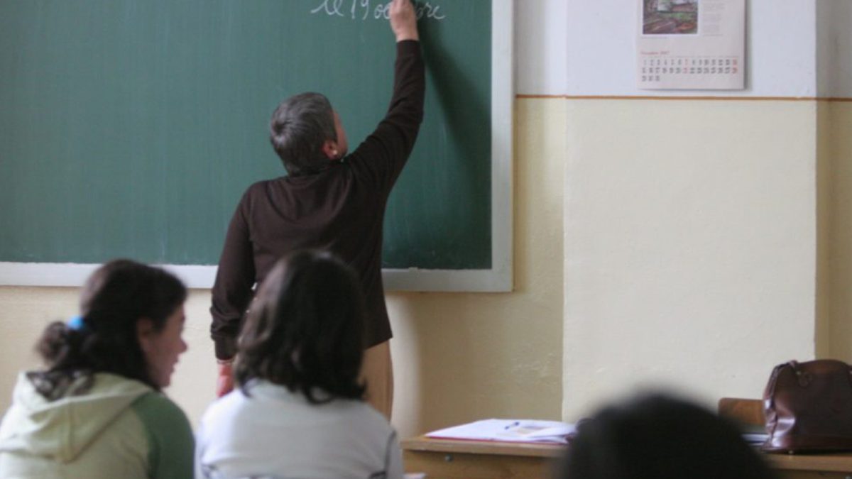 Profesorii pot rămâne titulari la catedră până la 70 de ani! Cererile se depun până la sfârșitul lunii ianuarie