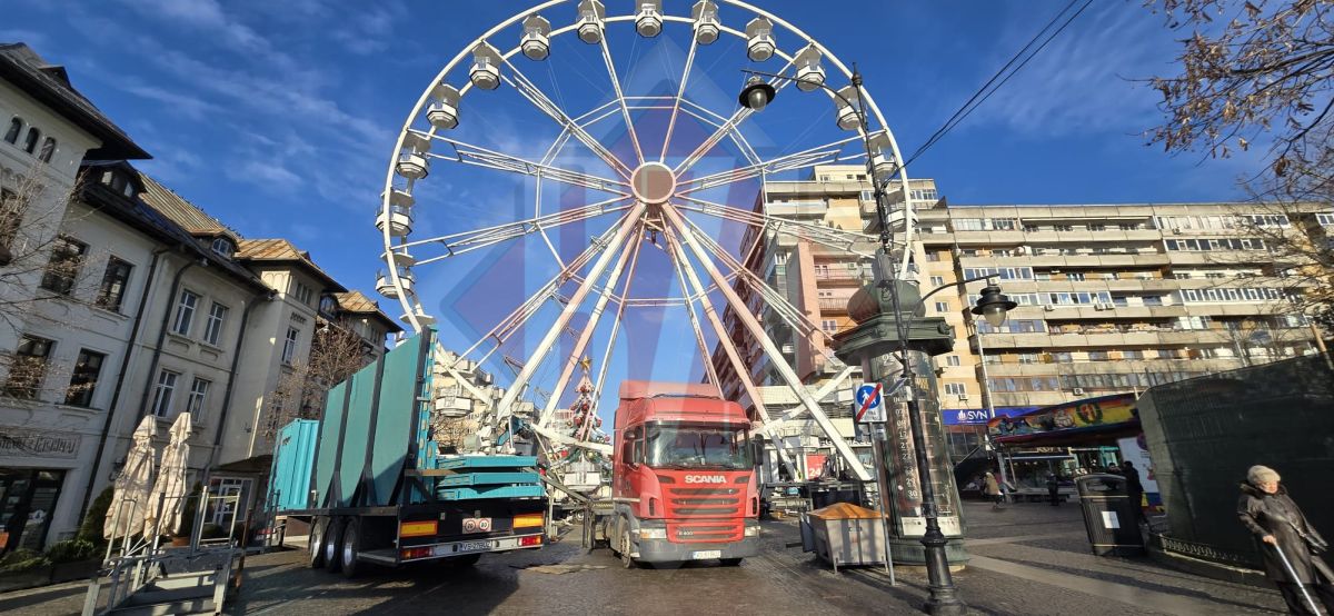 Roata panoramică de pe Bulevardul Ștefan cel Mare este demontată. Traficul rutier revine la normal