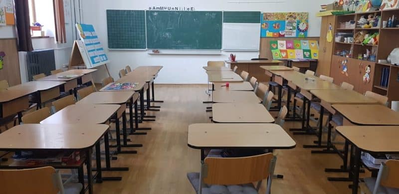 Trei profesoare au fost trimise în judecată după ce au falsificat documente pentru a atesta prezența unor elevi