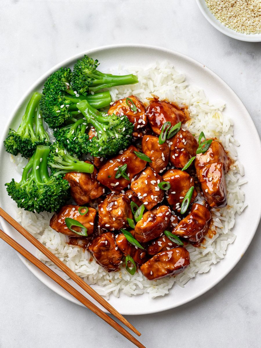 Rețeta clasică de sos teriyaki și cum să-l folosești în preparatele tale