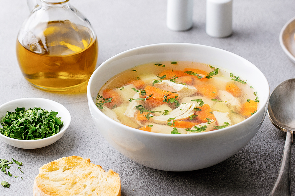 De ce se recomandă supa de pui cu legume pentru răceală? Iată cum să faci o rețetă delicioasă!