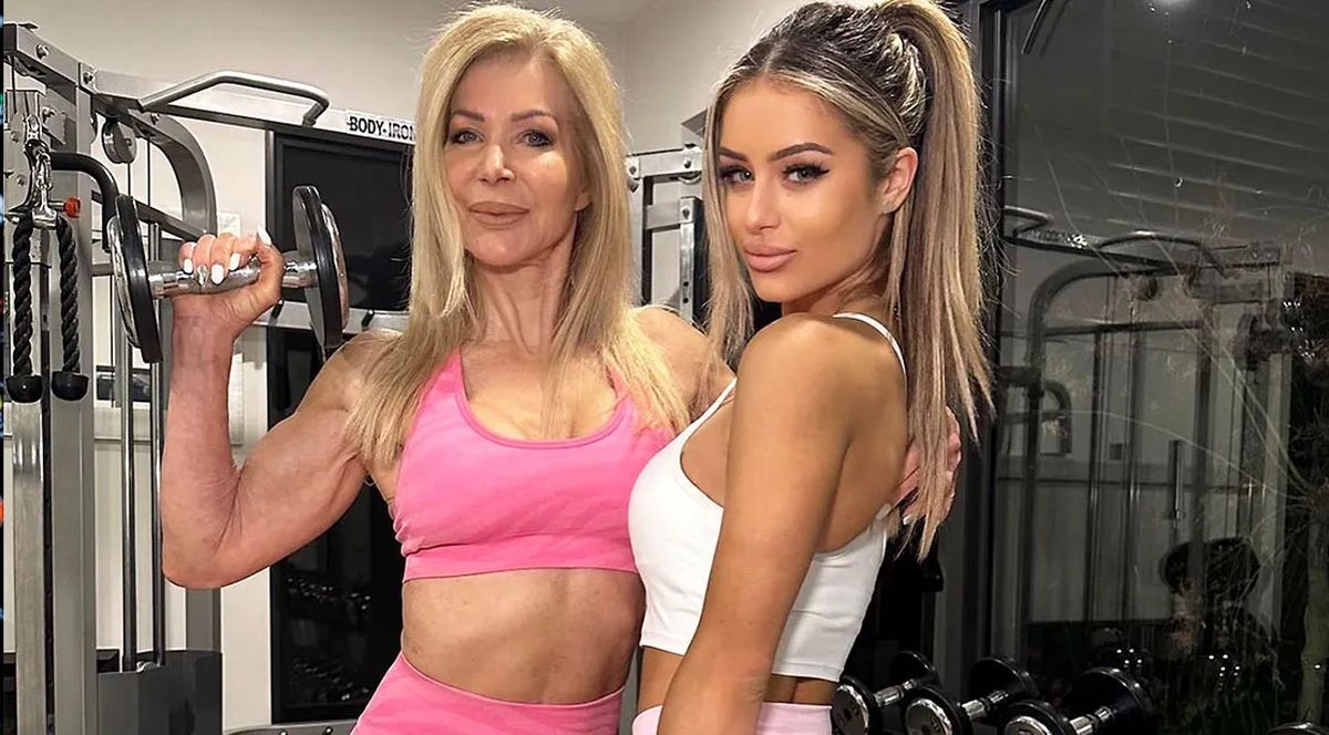 Are 64 de ani și este visul bărbaților tineri! Adoră să se posteze în bikini!