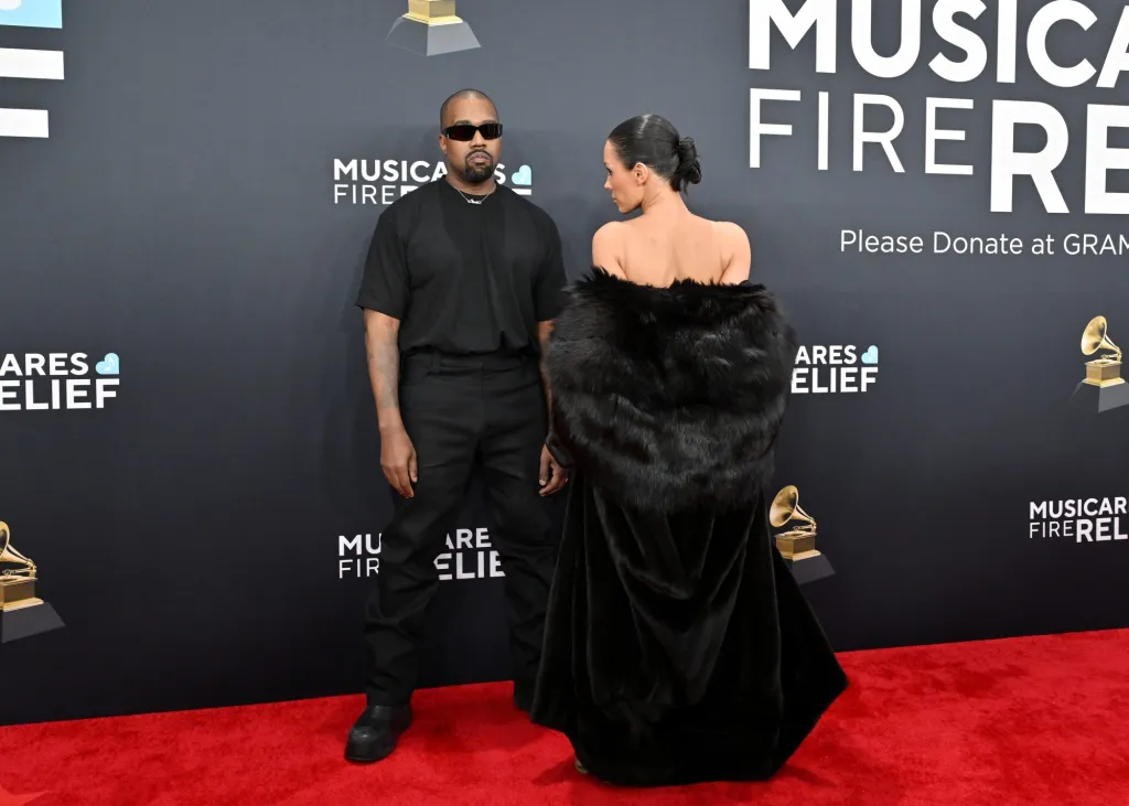 Kanye West, mândru de cascadoria șocantă a soției Bianca Censori de la Grammy: „Am învins!”