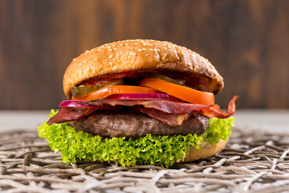 Cum să pregătești cel mai bun hamburger de casă. Iată cum să faci un preparat delicios!