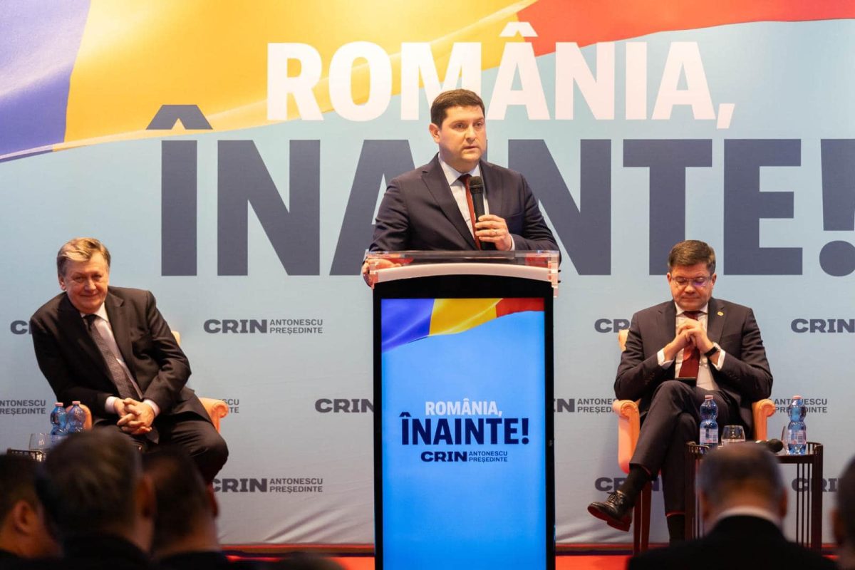 Vizita de ieri de la Iași a candidatului alianței „România Înainte” la funcția de Președinte al României arată că Partidul Social Democrat pune pe primul loc oamenii și nu orgoliile politice! (P)