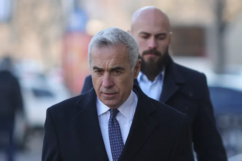 Noi incidente la protestul organizat de Călin Georgescu în București. Mai mulți jurnaliști au fost hărțuiți