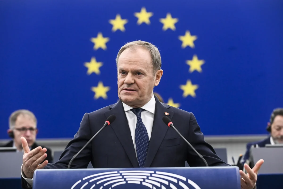 Donald Tusk cere altor lideri europeni să crească masiv cheltuielile pentru apărare: „Vom fi forțați să cheltuim de 10 ori mai mult”