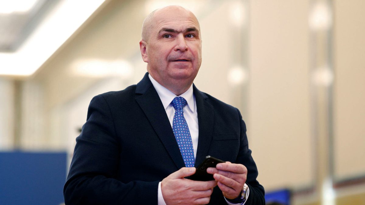 Ilie Bolojan a vorbit la telefon cu secretarul general NATO: „Țara noastră alocă 2,5% din PIB pentru apărare și este pregătită să crească investițiile”