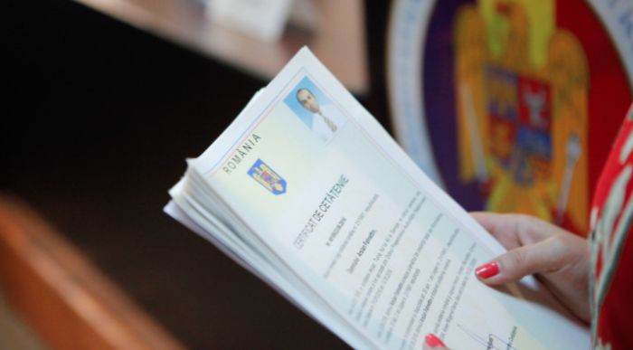 Peste 100.000 de români vor putea avea două buletine! La mijloc este vorba despre un acord istoric!