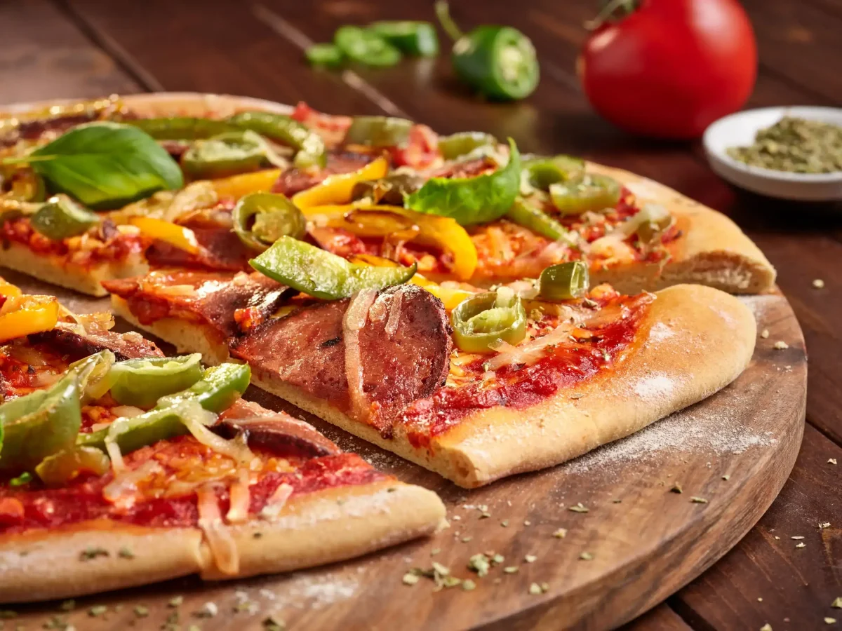 Pizza Diavola – rețeta autentică italiană care cucerește iubitorii de arome intense