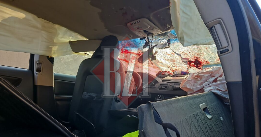 Accident rutier cumplit azi noapte la Iași. Un puști de 14 ani a murit, iar altul este în stare critică după ce mașina în care se aflau s-a răsturnat – EXCLUSIV – FOTO
