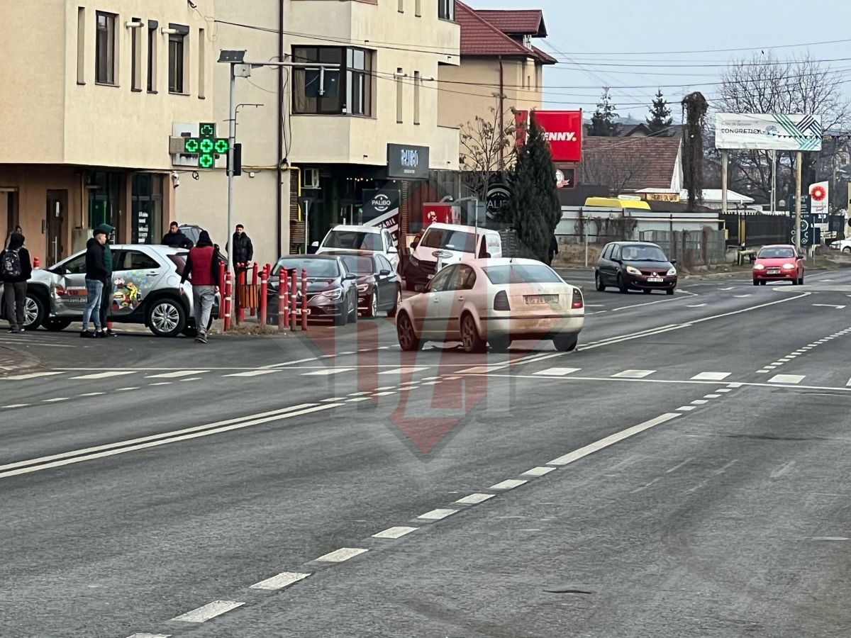 Accident rutier în Lunca Cetățuii! Două autoturisme au intrat în coliziune