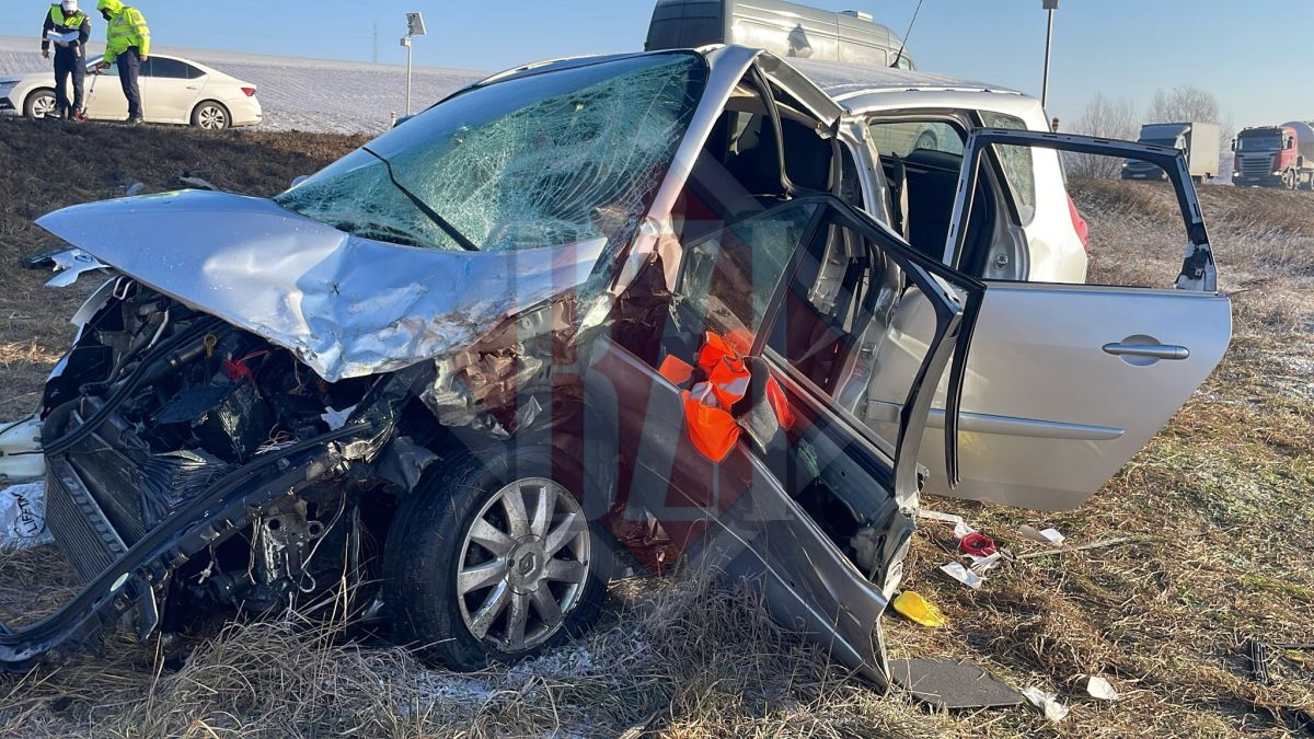 Accident rutier între Lețcani și Podu Iloaiei. Două persoane au fost rănite, în urma coliziunii a două mașini – UPDATE