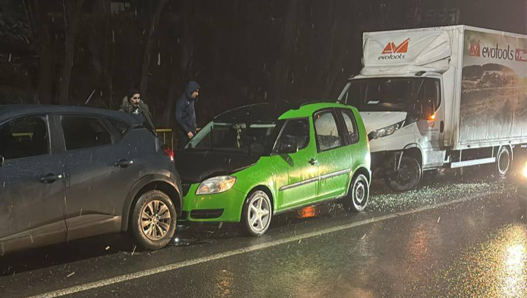 Accident rutier în Probota. Trei autoturisme şi 12 persoane au fost implicate – UPDATE