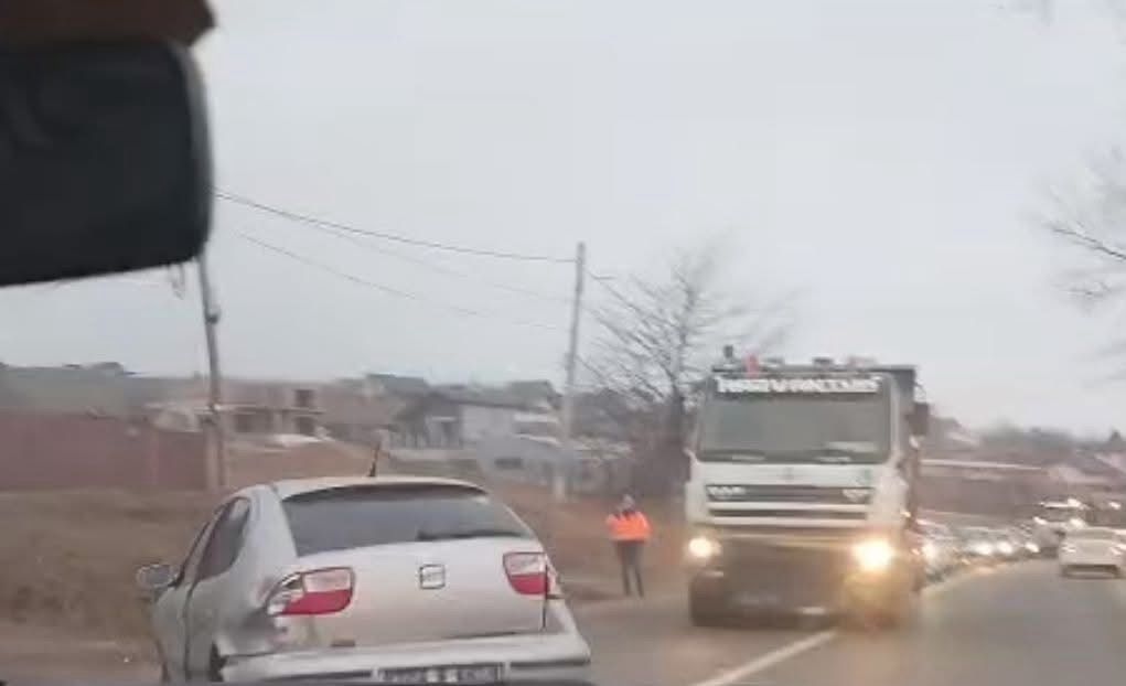 Accident rutier la Vânători! Două autoturisme au fost implicate