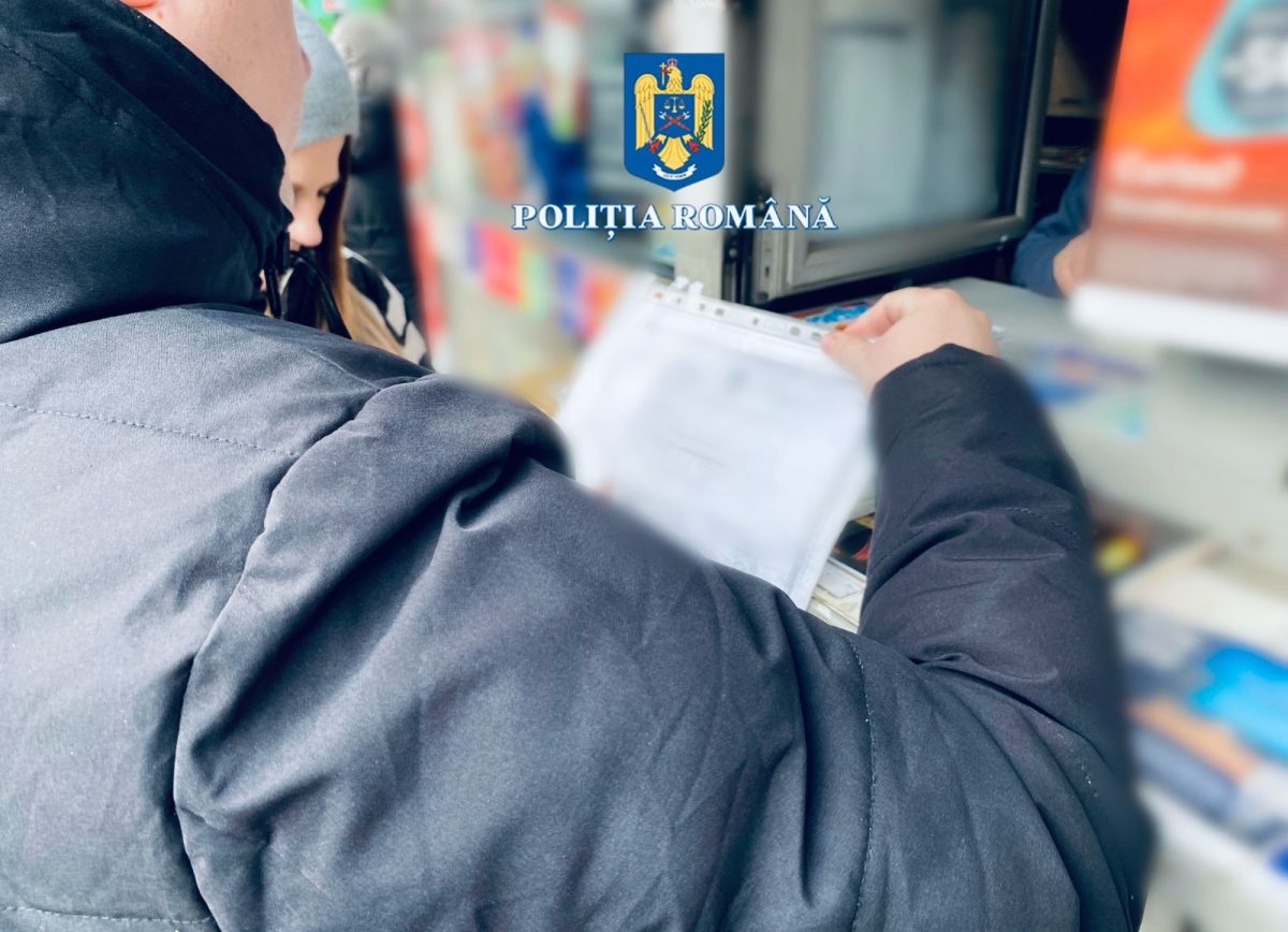 Polițiștii din Iași au amendat un agent economic care vindea produse din tutun elevilor