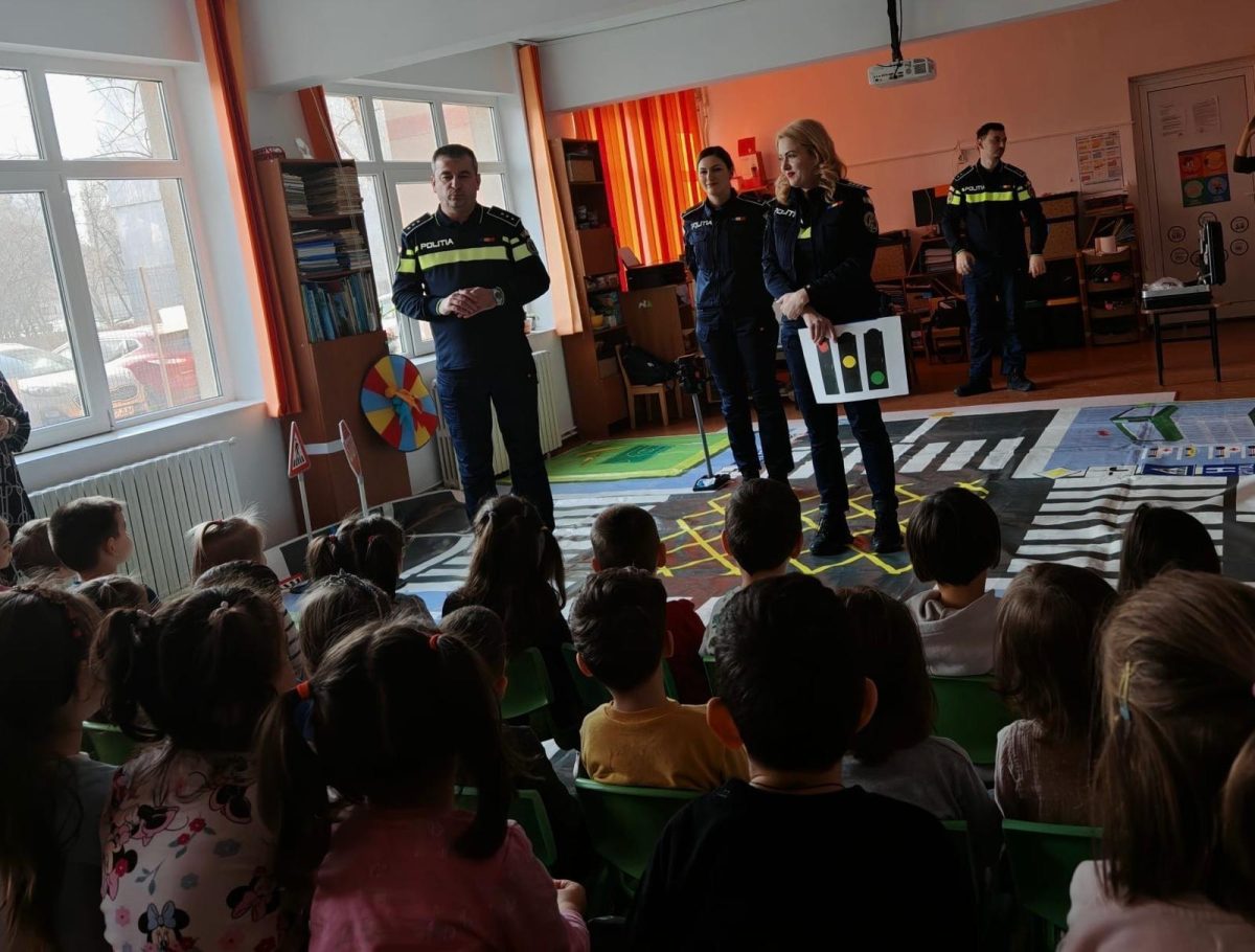 Polițiștii din Iași au desfășurat activități educativ-preventive la Grădinița nr. 24 pentru preșcolari